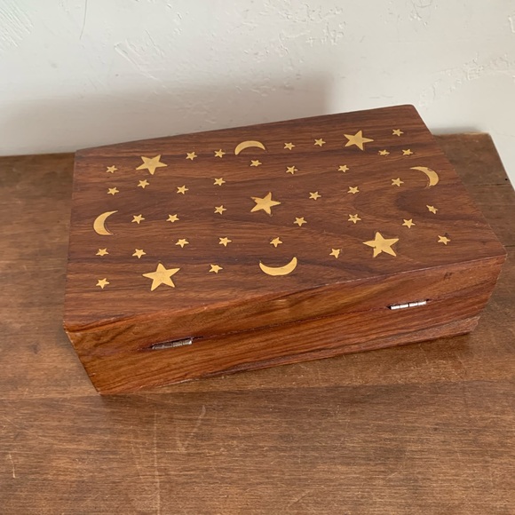 Celestial Stars and Moon Brass Inlay Jewelry Storage Box - Picture 8 of 11